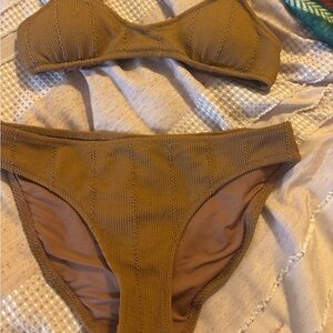 Top and bottom bikini 
Aerie
Both size xs